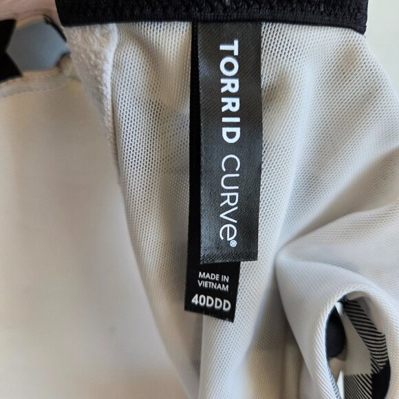 76-1 Torrid Retro Wire-free Black Gingham checkered Bra Size 40DDD - Picture 7 of 8